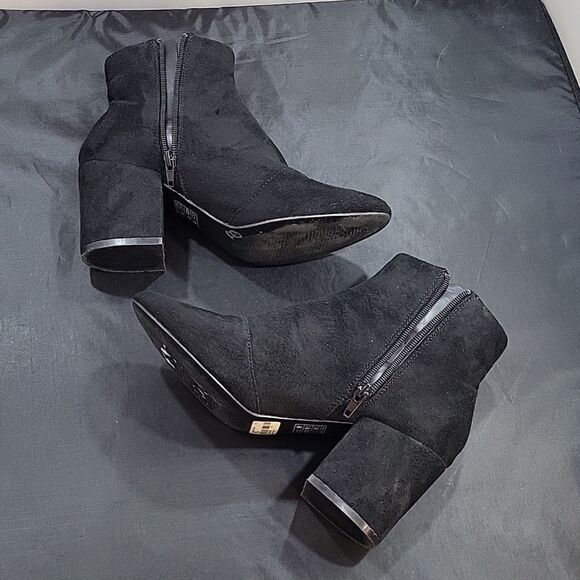 SO ME RAIA SUED SIDE ZIPPER CLOSURE POINTED TOE WOMEN"S BLOCK HEEL ANKLE BOOTIE - Picture 13 of 16